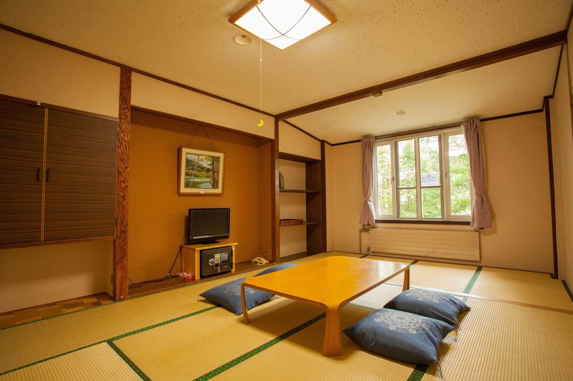 Hotel Mutsumi Siga Kogen Kültér fotó